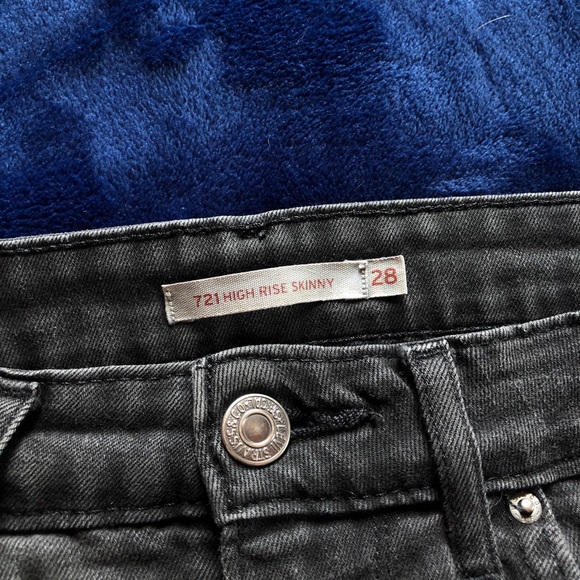 Levi’s Black High Rise Skinny Jeans - Picture 4 of 6